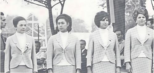 Mrs. Elena Larralde, Miss Florencia Hernandez, Miss Fela Chavez, Mrs. Luz de Lourdes Fernandez